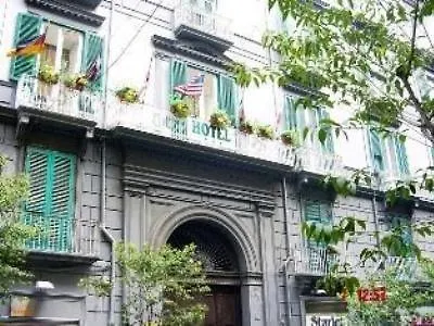 Des Artistes Hotel 4*