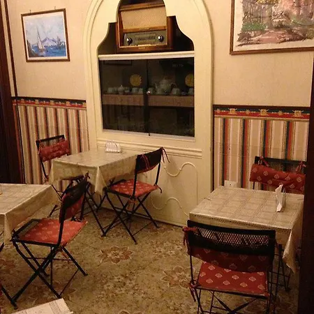 Des Artistes Otel Napoli