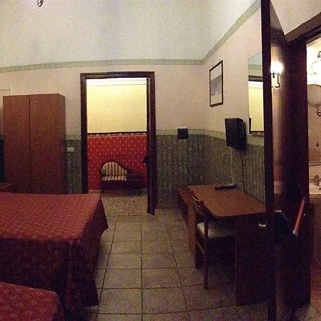 Des Artistes Otel Napoli