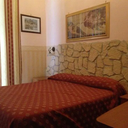 Hotel Des Artistes Naples
