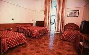 Des Artistes 4* Naples