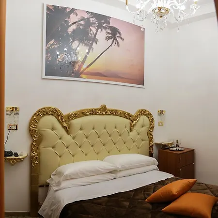 Des Artistes Hotel 4*